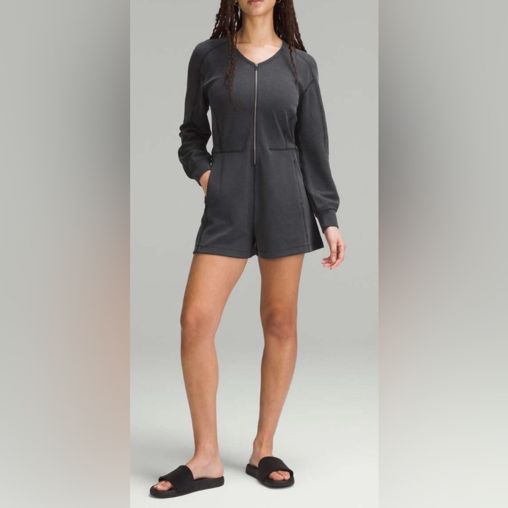 Lululemon Ribbed Softstreme Long Sleeve Romper Shorts Zipper Pockets Black Sz‎ 8